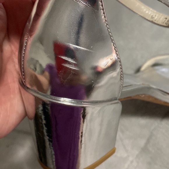 Stuart Weitzman Silver Simple Sandal - Picture 6 of 8